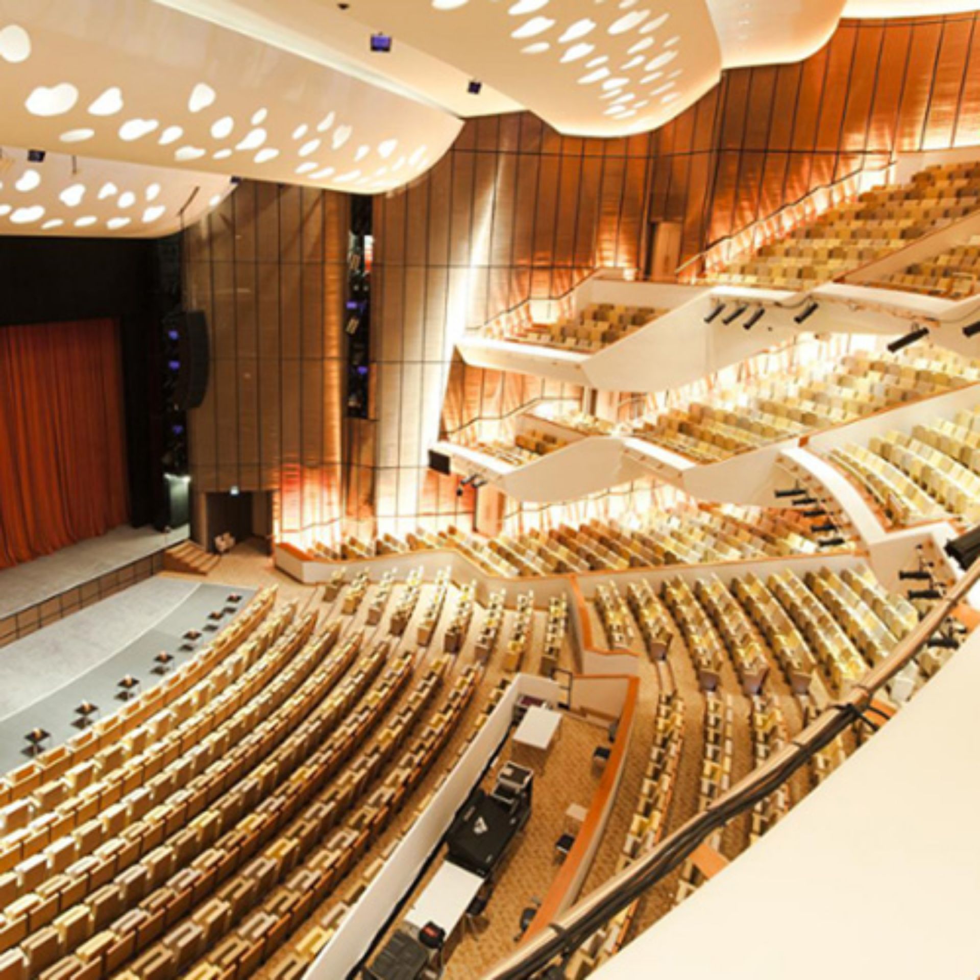 Conference centres. Qatar National Convention Centre. QNCC Auditorium. Театральный центр Канберры. Qatar National Theatre.