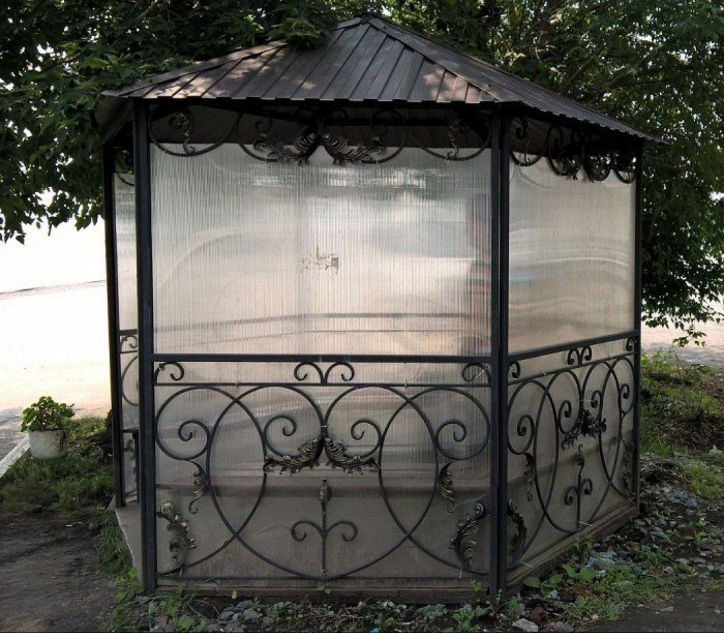 Кованая беседка готовая