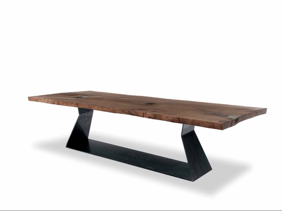 Обеденный стол Bedrock Kauri